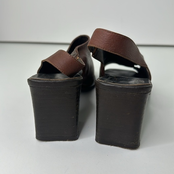 Lea Foscati Open Toed Slingback Block Heeled Sandals - Picture 6 of 11